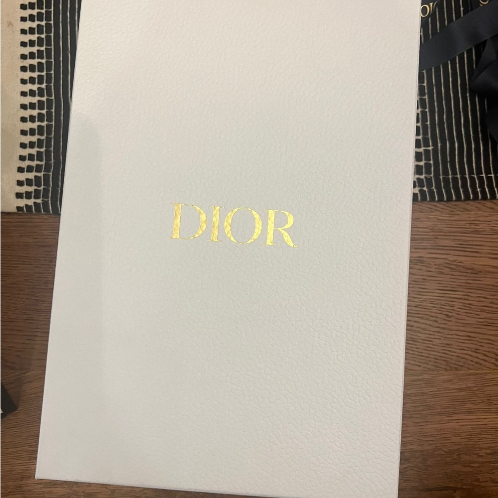 Dior Gift Box - Picture 4 of 4